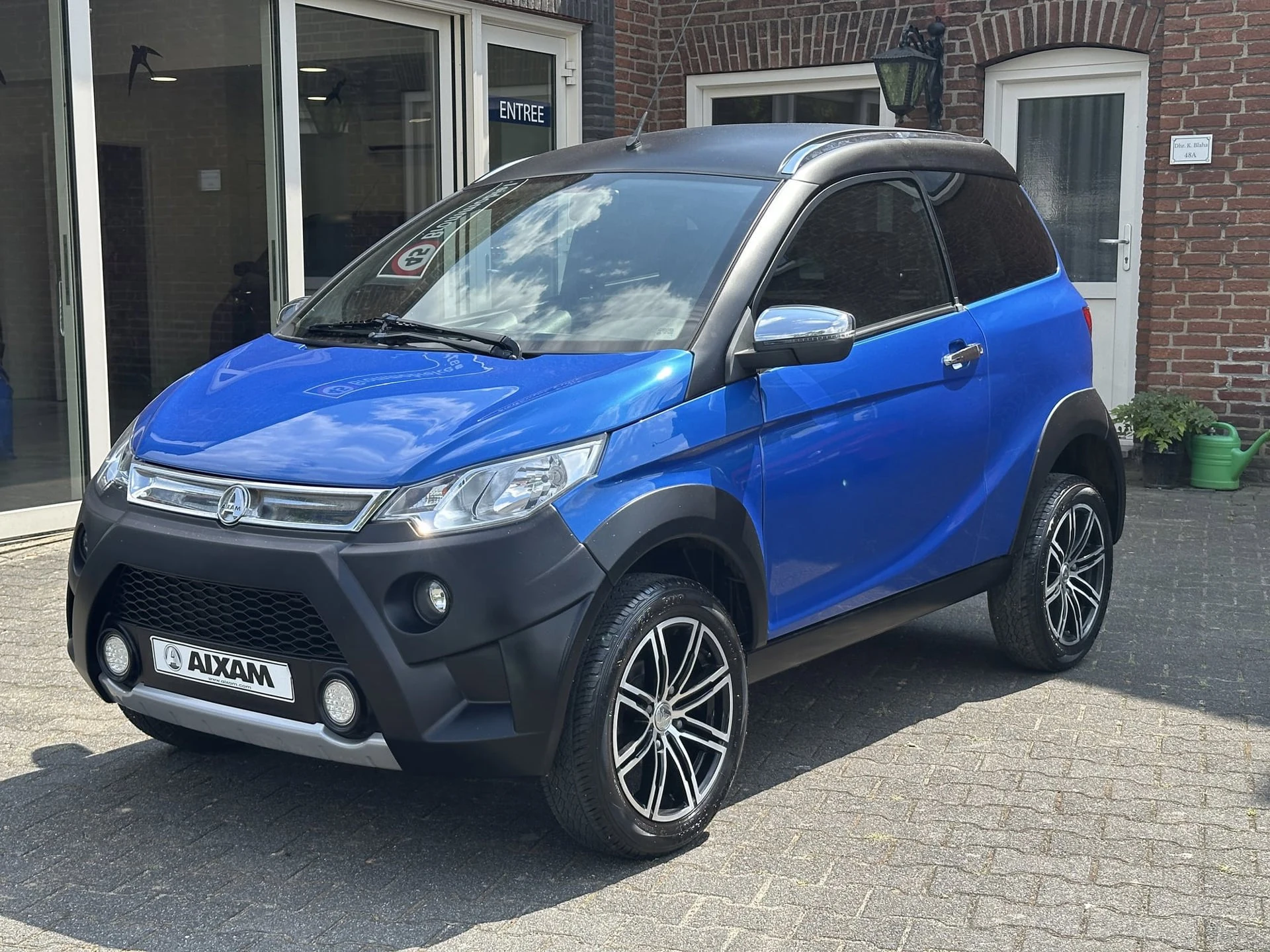 Gebrauchte Aixam Brommobiel Crossover | Saphirblau | 2020 - 59.116 km 2020 – Mopedauto in Beek | MopedAuto45